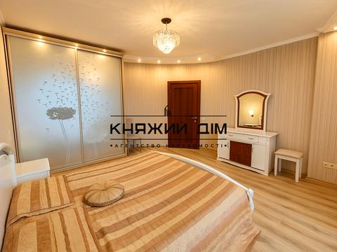 квартира за адресою Героїв Оборони вул., 10-А