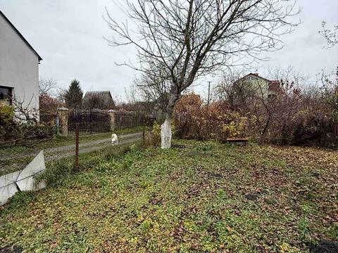 участок по адресу с. Новая Украинка, 