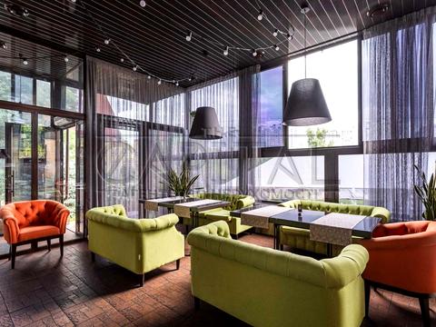 комерційна за адресою Срібнокільська вул., 12