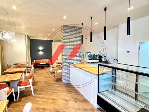 коммерческая по адресу Оксамытовая ул., 9-А