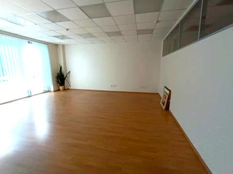 комерційна за адресою Мечникова вул., 10 Б