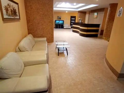 комерційна за адресою Мечникова вул., 10 Б