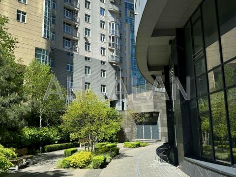 комерційна за адресою Буслівська вул., 12