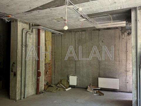 комерційна за адресою Буслівська вул., 12