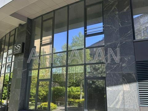 комерційна за адресою Буслівська вул., 12