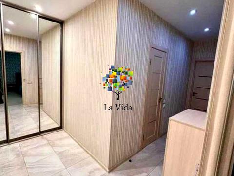 квартира за адресою Анни Ахматової вул., 30