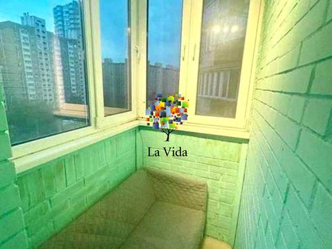 квартира за адресою Анни Ахматової вул., 30