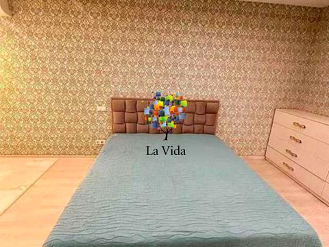 квартира за адресою Анни Ахматової вул., 30