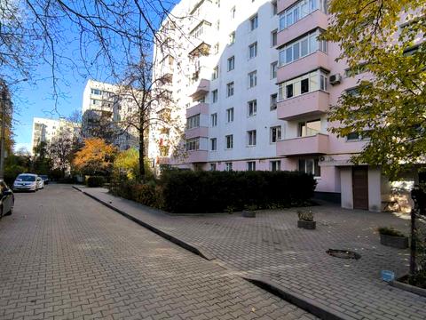 квартира за адресою Героїв Крут бульв. (Героїв Сталінграду), 16