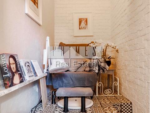 коммерческая по адресу Салютная ул., 2