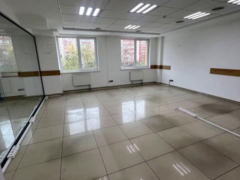 комерційна за адресою Глибочицька вул., 17М