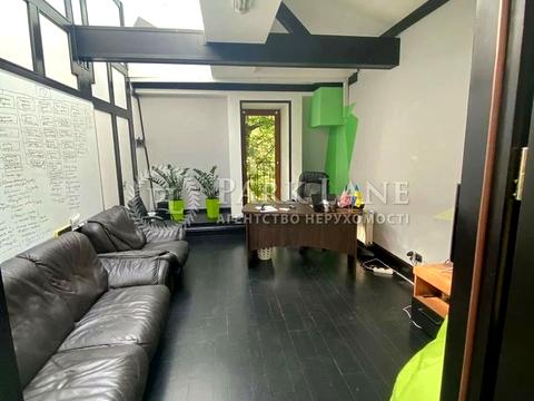 комерційна за адресою Жилянська вул., 72-А