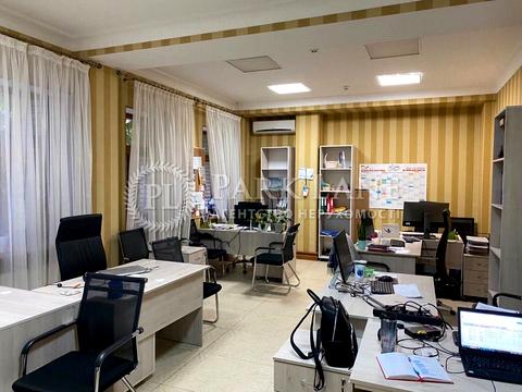 комерційна за адресою Жилянська вул., 72-А