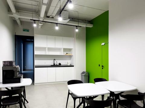 комерційна за адресою Левка Лук'яненка вул. (Маршала Тимошенка), 21/14