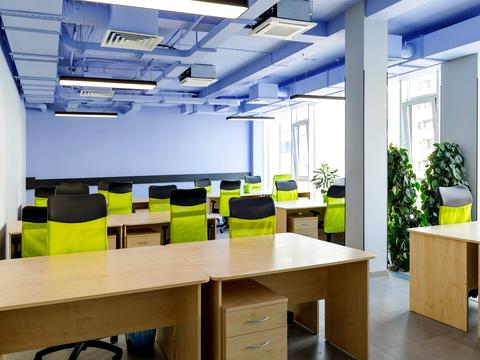 комерційна за адресою Левка Лук'яненка вул. (Маршала Тимошенка), 21/14