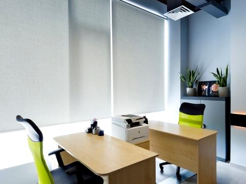 комерційна за адресою Левка Лук'яненка вул. (Маршала Тимошенка), 21/14