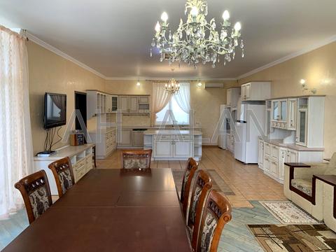 будинок за адресою січнева