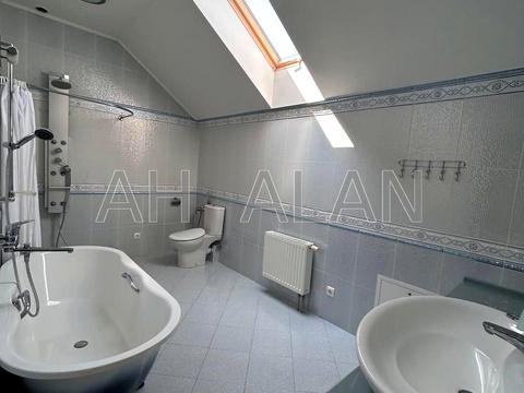 будинок за адресою січнева