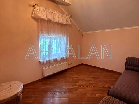 будинок за адресою січнева