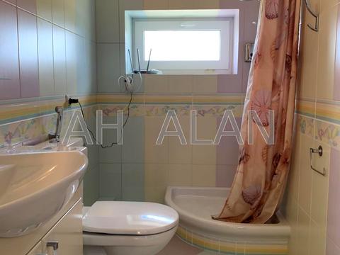 будинок за адресою січнева