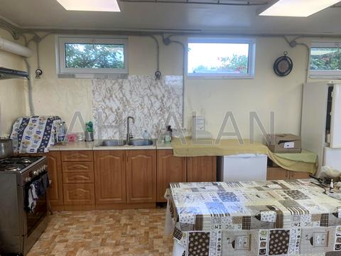 будинок за адресою січнева