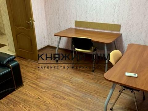 комерційна за адресою Володимирська вул., 82-А