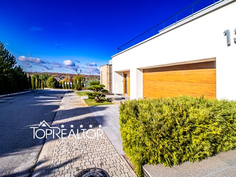 дом по адресу Київська