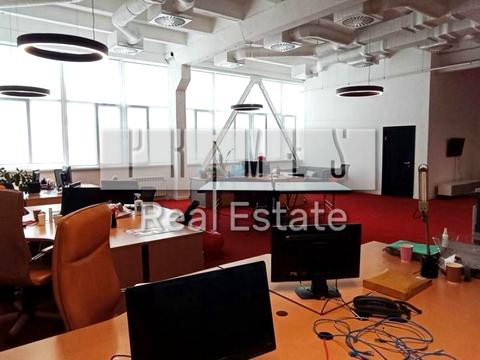 комерційна за адресою Київ, Лаврська вул. (Січневого Повстання), 3