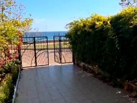 будинок за адресою Пляжна