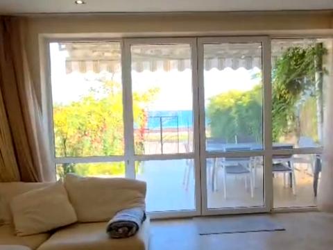 будинок за адресою Пляжна