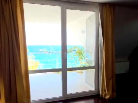 будинок за адресою Пляжна