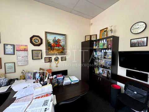 комерційна за адресою Олеся Гончара вул., 74-А