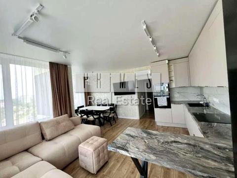 комерційна за адресою Костянтинівська вул., 27