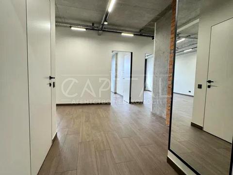 комерційна за адресою Дніпровська набережна вул., 15-К