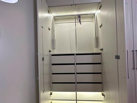 квартира за адресою Макогона вул., 25