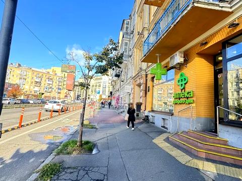 комерційна за адресою Басейна вул., 15