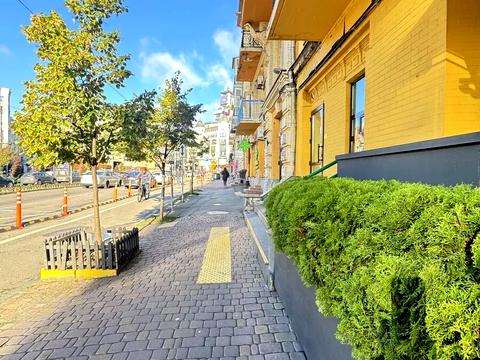 комерційна за адресою Басейна вул., 15