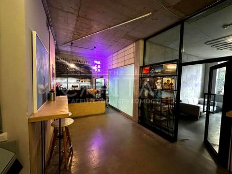 комерційна за адресою Дмитрівська вул., 80