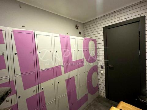 комерційна за адресою Дмитрівська вул., 80