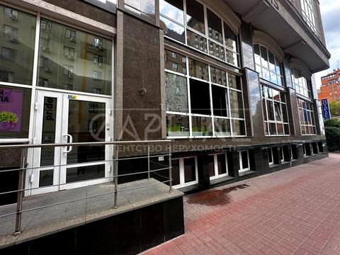 комерційна за адресою Дмитрівська вул., 80