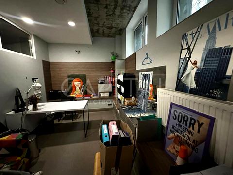 комерційна за адресою Дмитрівська вул., 80