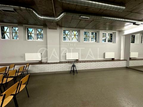 комерційна за адресою Дмитрівська вул., 80