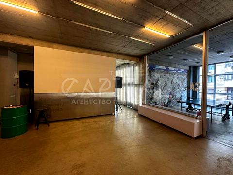 комерційна за адресою Дмитрівська вул., 80