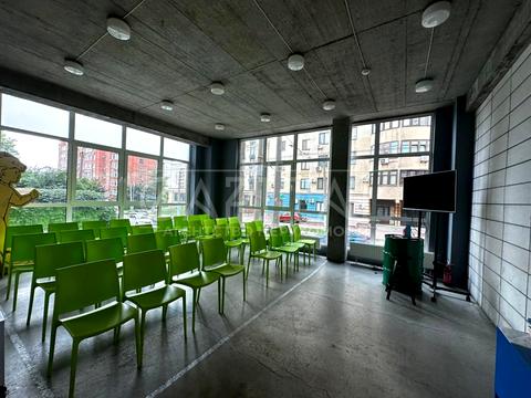 комерційна за адресою Дмитрівська вул., 80