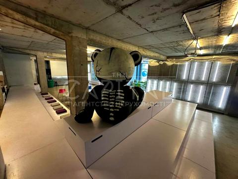 комерційна за адресою Дмитрівська вул., 80