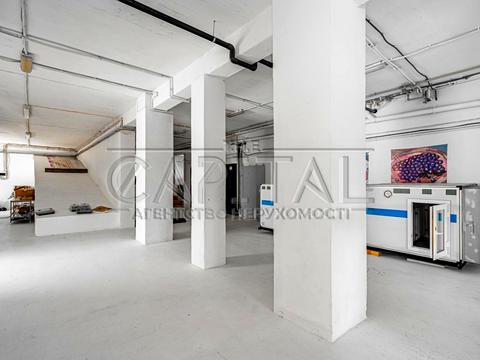 комерційна за адресою Жовтнева, 1