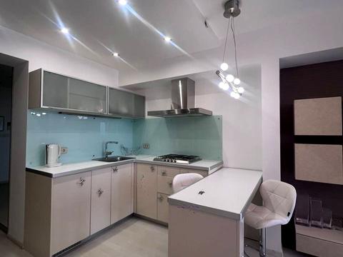 квартира за адресою Одеської громади вул. (Авдєєва-Чорноморського), 2б