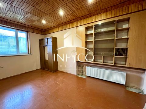 комерційна за адресою Автомобільна дорога, 10