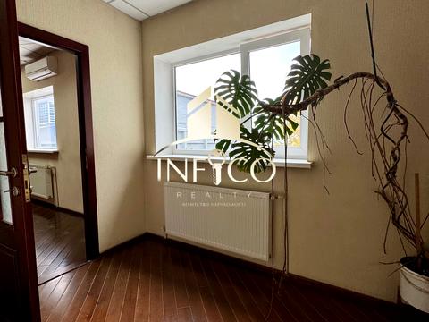 комерційна за адресою Автомобільна дорога, 10