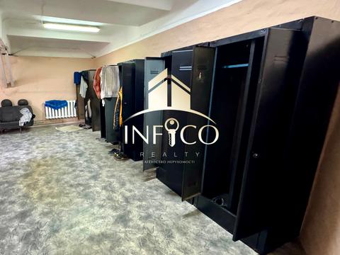 комерційна за адресою Автомобільна дорога, 10